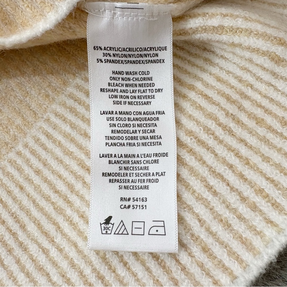NWT Calvin Klein Sweater - Picture 8 of 10